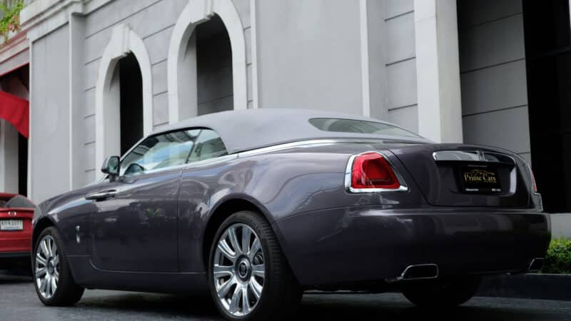 เวย์ ไทเทเนี่ยม คิมเบอร์ลี่ ขับรถ Rolls Royce
