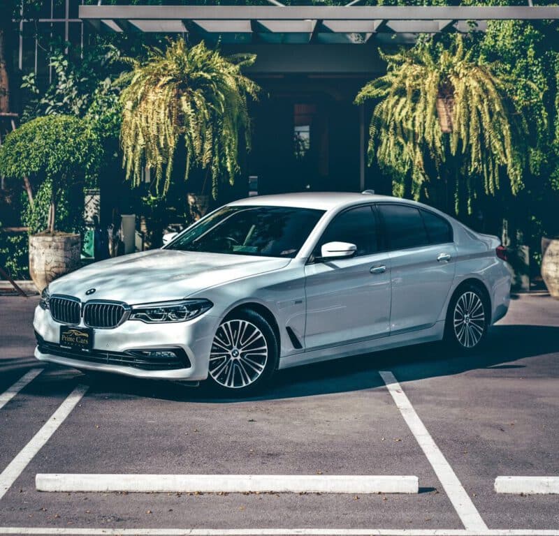เช่ารถหรูขนาดกลาง Mid Size Luxury Car Rental 2019 BMW 5 Series