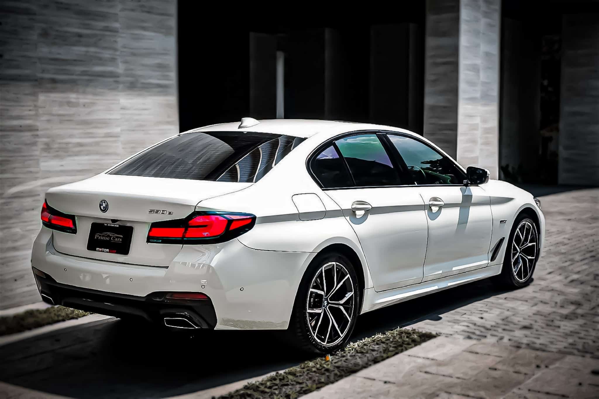Rent Executive BMW Car