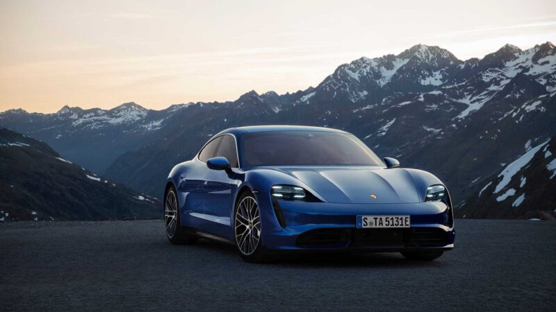รถหรูตัวท็อป-Porsche Taycan