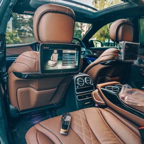 เบาะนั่ง Exclusive Lounge ของ Mercedes-Benz S Class 2021 เช่าขับเอง