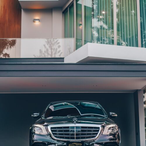 มุมมองด้านหน้าของ Mercedes-Benz S Class 2021 เช่าขับเอง