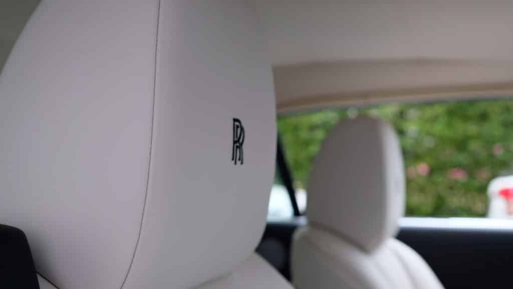 เบาะนั่งของรถ Rolls Royce Dawn