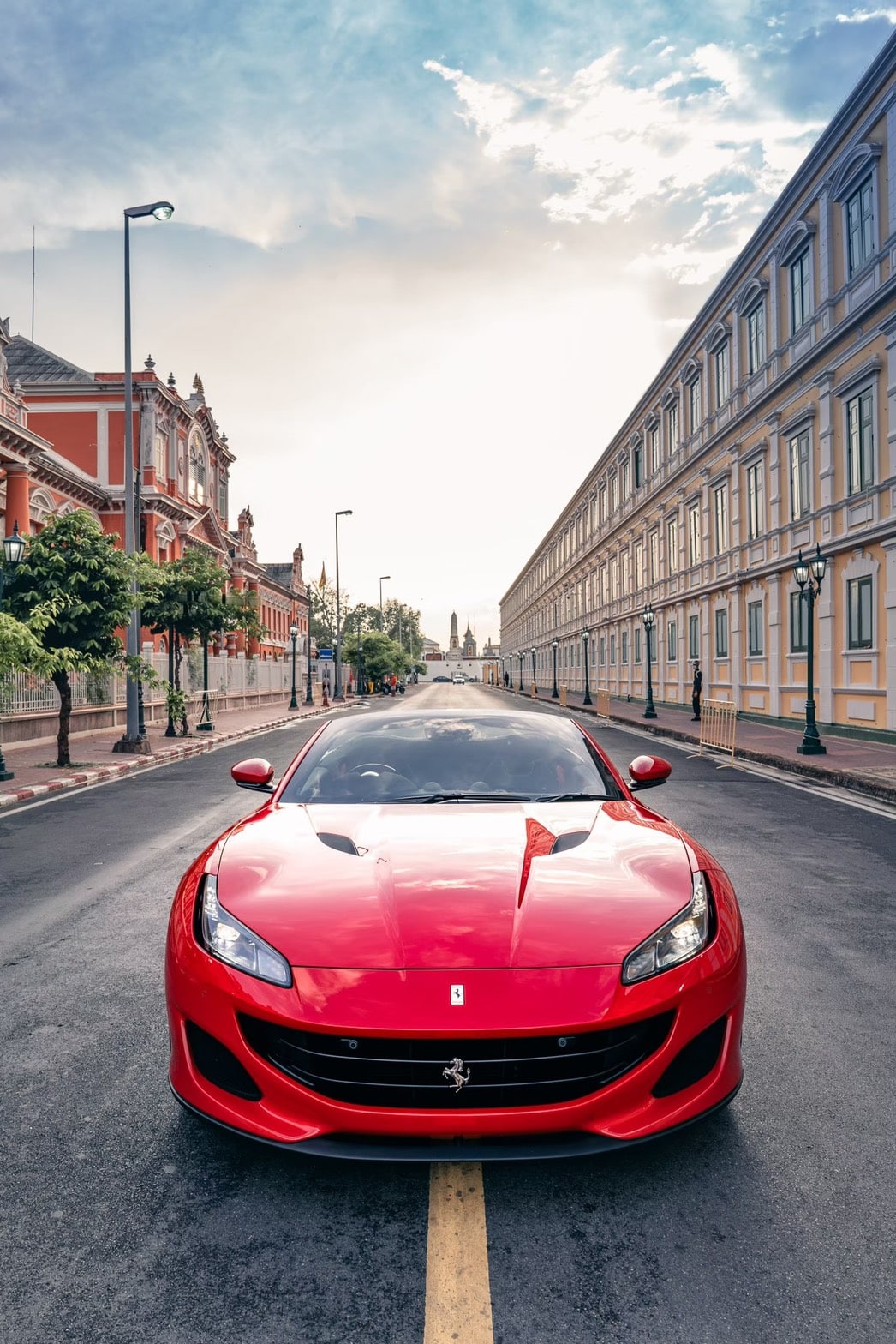 เช่ารถ Ferrari Portofino มุมมองด้านหน้า