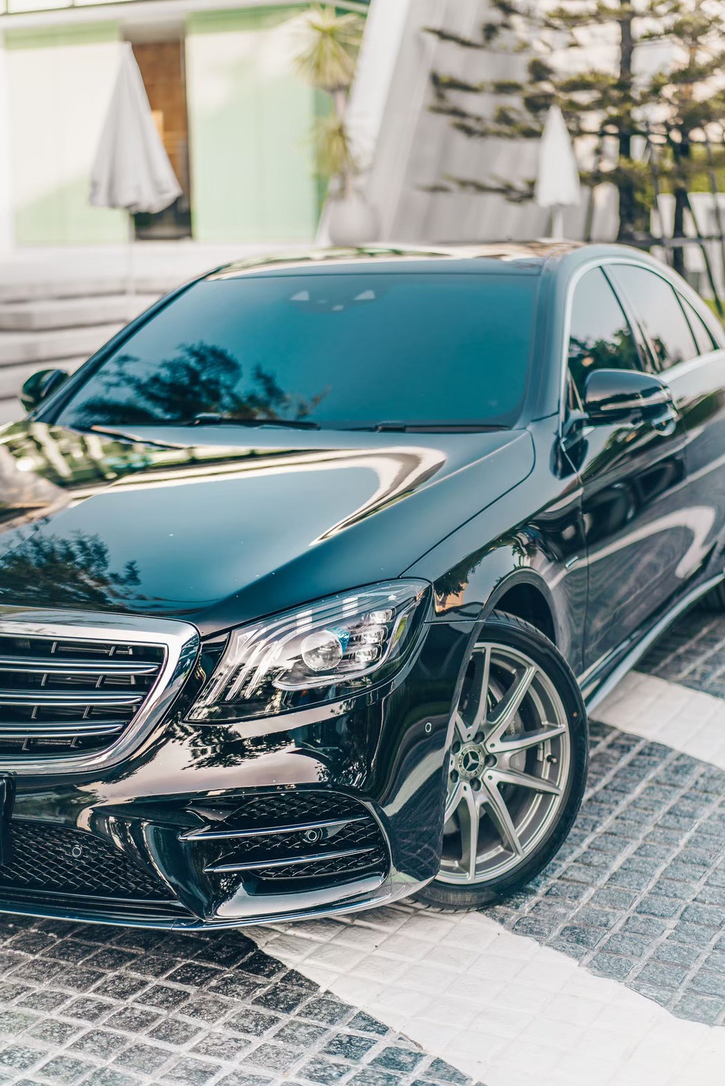 เช่ารถเบนซ์ Mercedes-Benz E350e Front