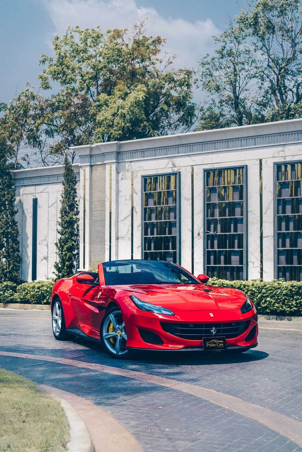 เช่ารถสีแดง Ferrari Portofino