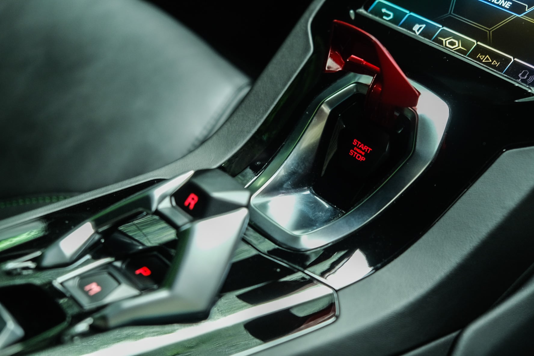 ปุ่มสตาร์ทของ Lamborghini Huracan EVO