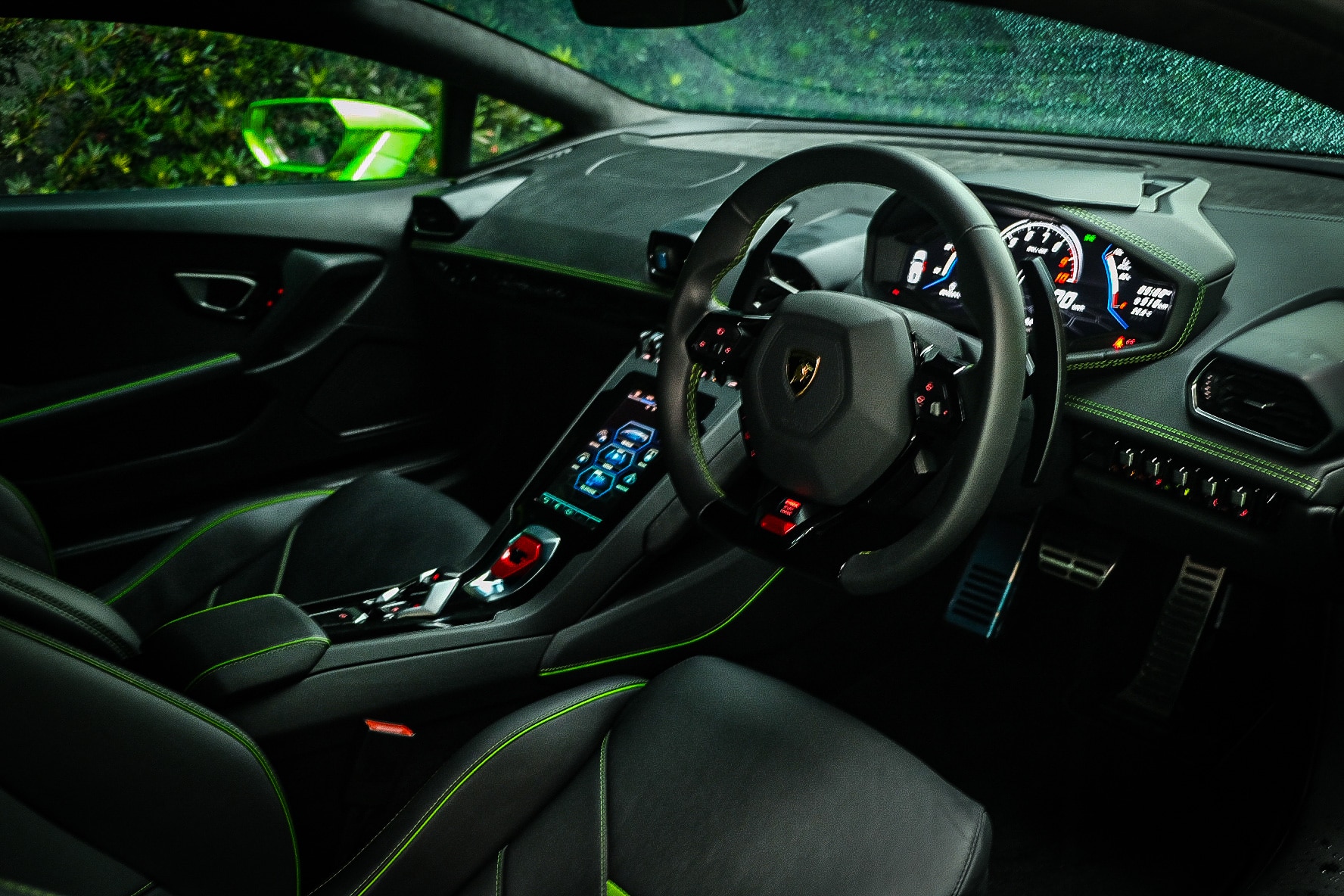 ภายในของ Lamborghini Huracan EVO 2022