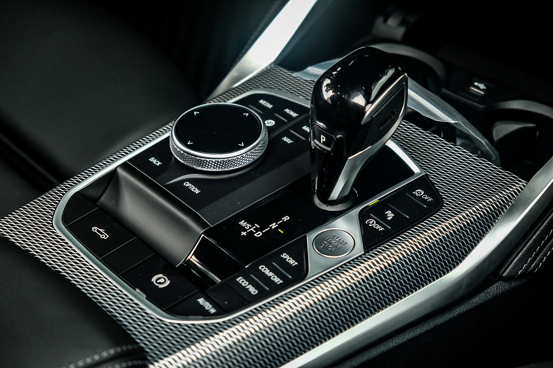 คอนโซลกลางและเกียร์ BMW 4 Series
