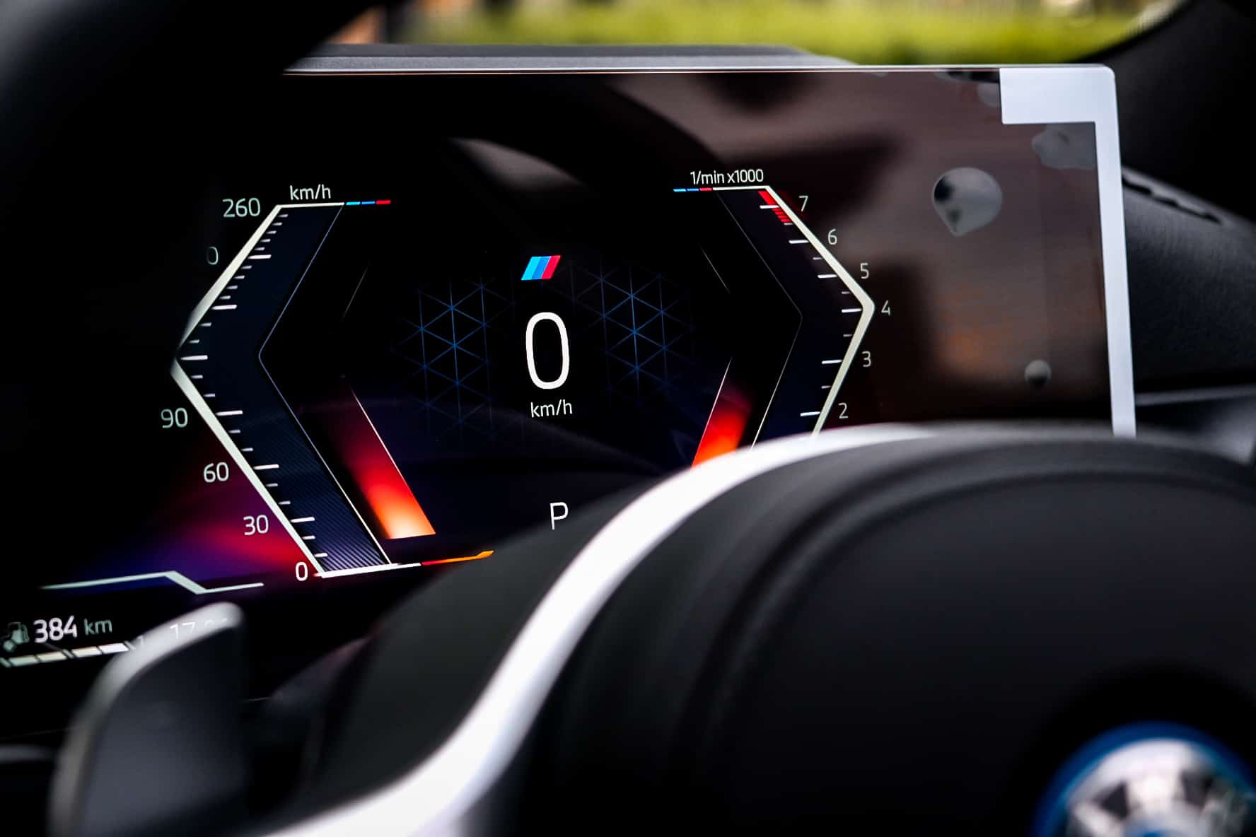 หน้าปัทม์ LED ใหม่ของ BMW 330e MSport LCI