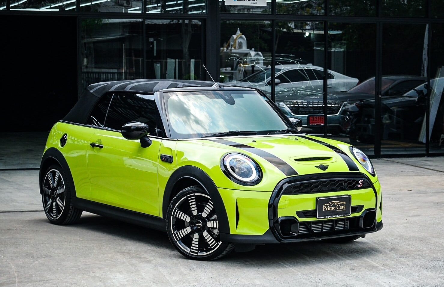 Mini Cooper S Convertible rental Thailand hotel