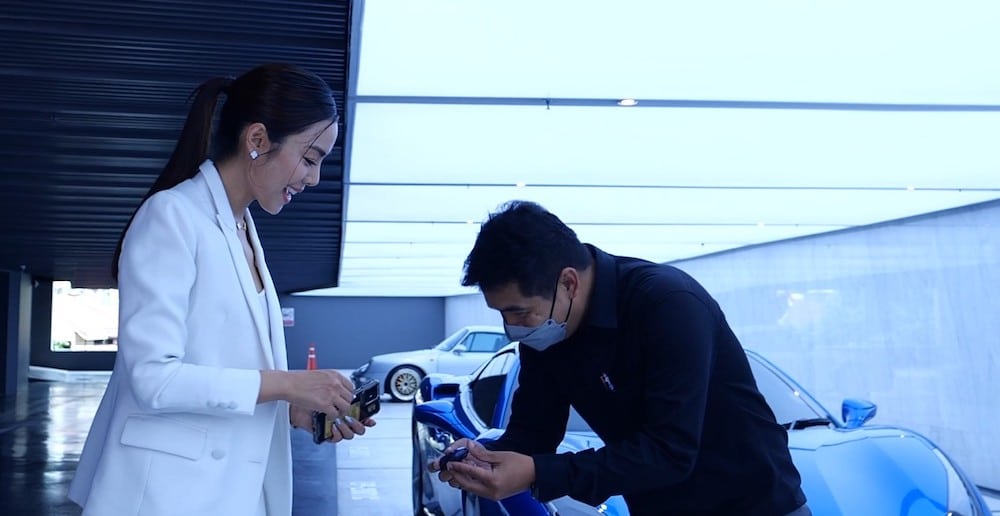 Luxury car delivery to 5-star hotel Thailand