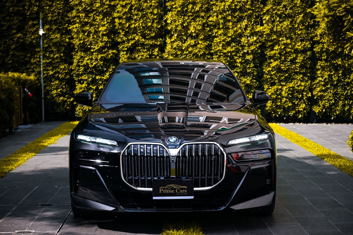 ด้านหน้าของ BMW i7 xDrive 60 M Sport G70