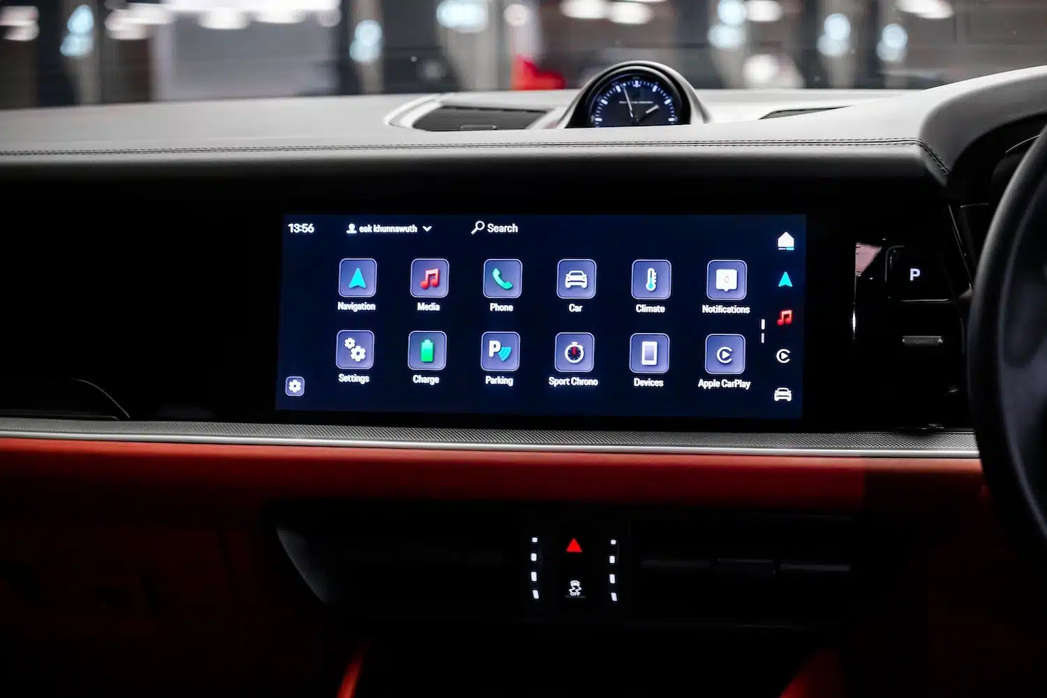 หน้าจอ Center Screen พร้อม Apple CarPlay Cayenne Coupe