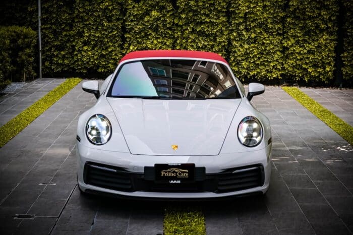 เช่า Porsche 911 Targa 4 992 กรุงเทพ (911 หลังคา Targa สีขาว) — Rent Porsche 911 Targa 4 Thailand