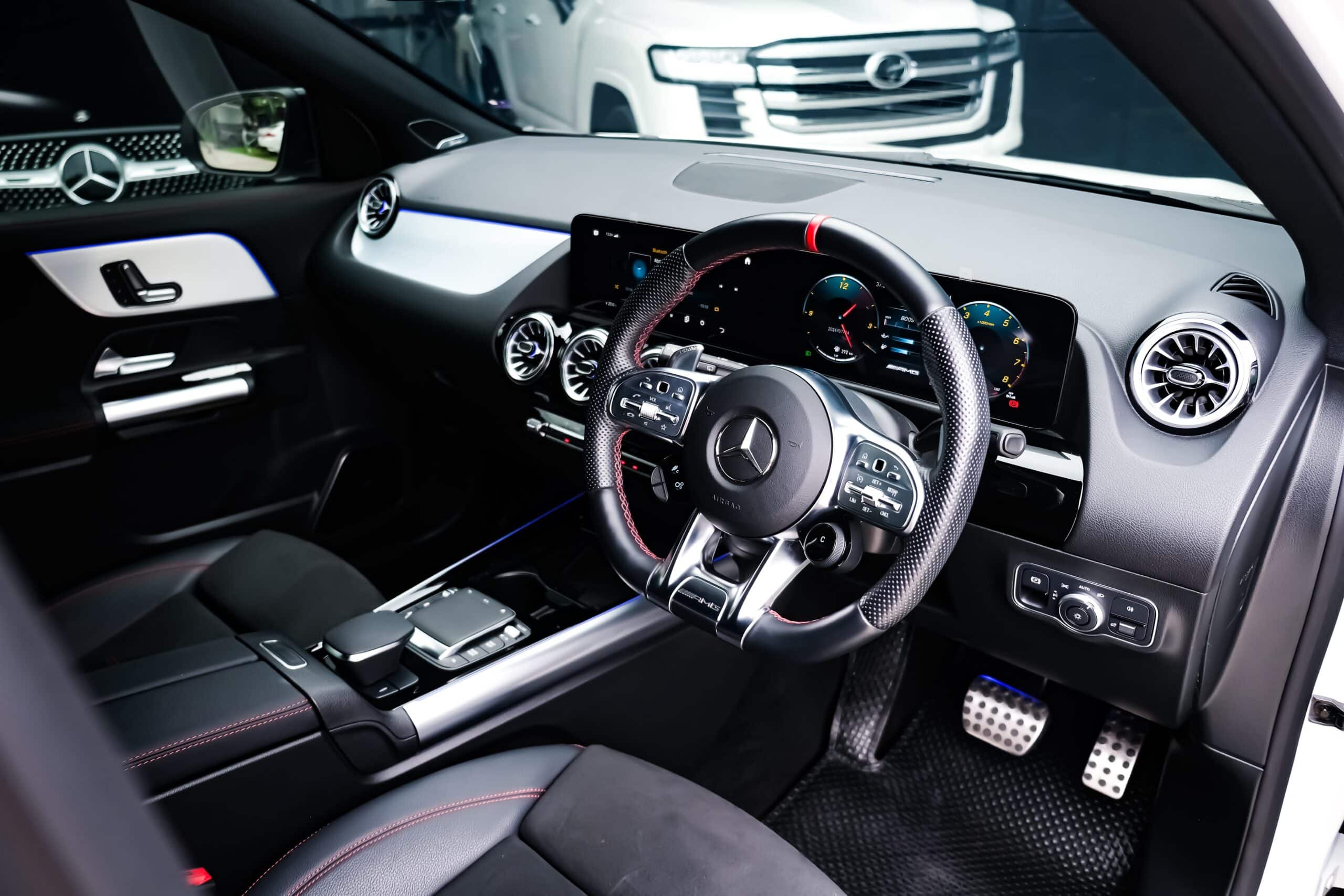 ภายในของ Mercedes AMG GLA35 4Matic Night Package ปี 2024
