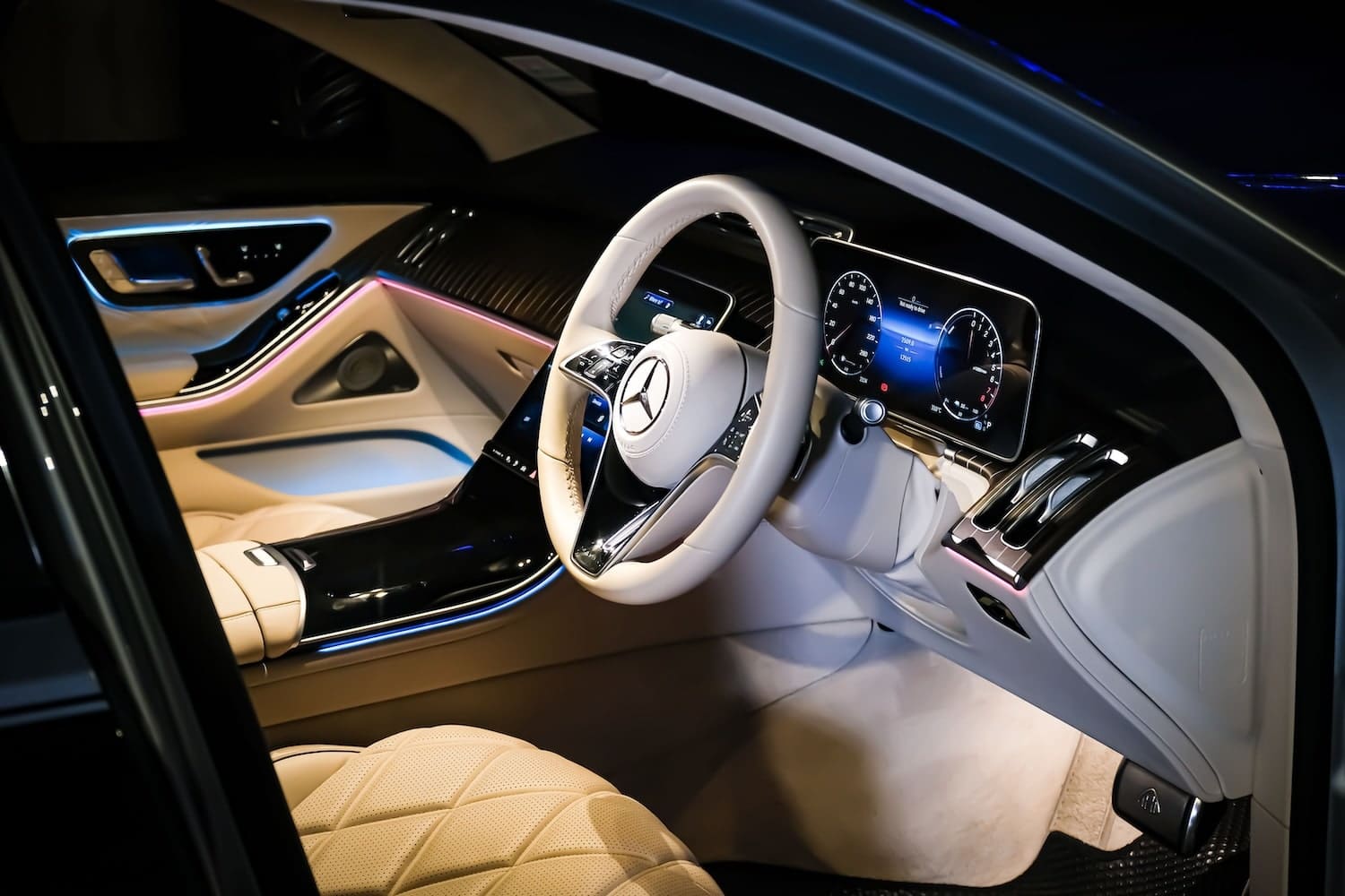 ภายใน Mercedes Maybach S580e ปี 2025