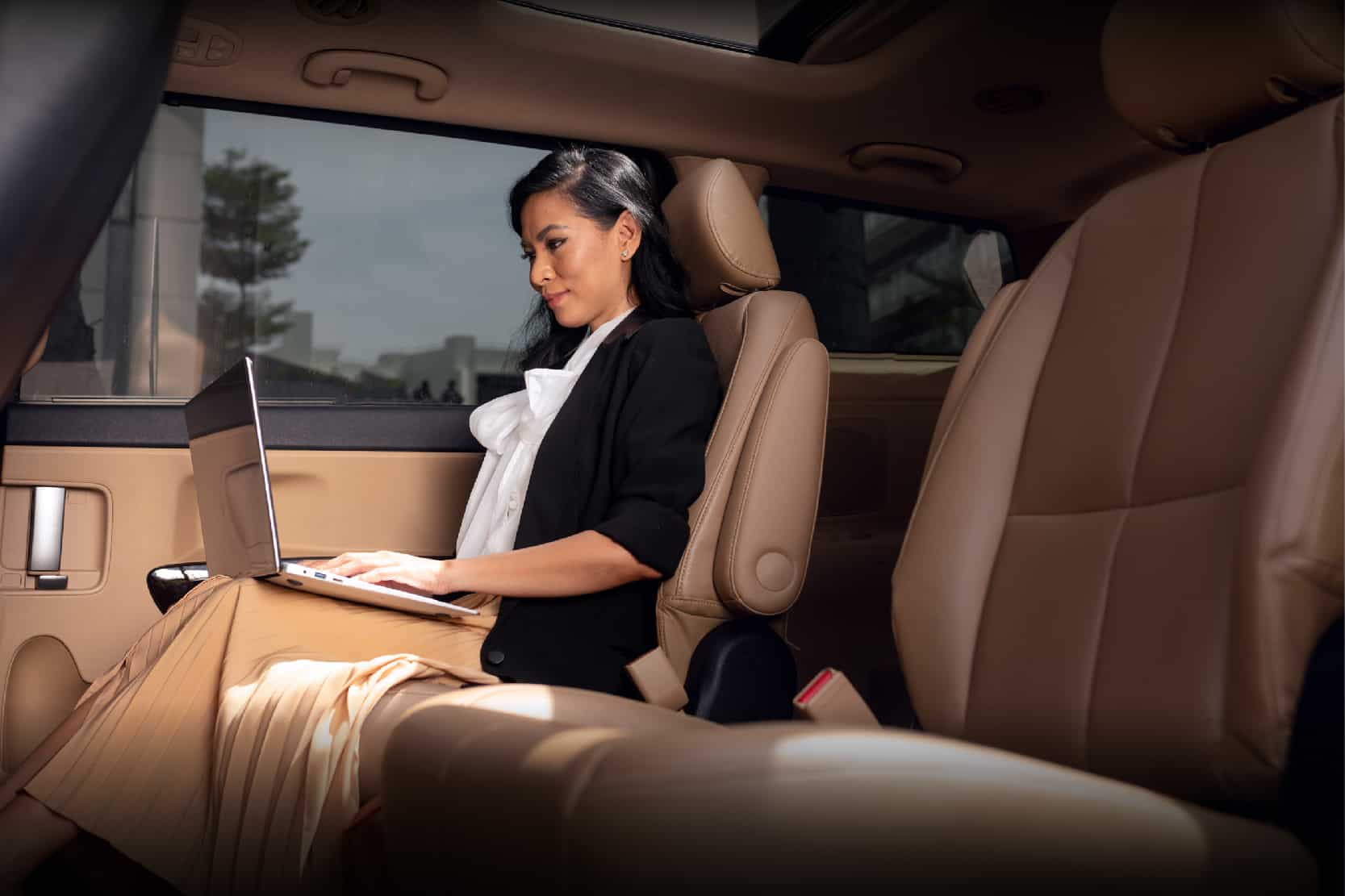 การเช่ารถตู้ Luxury เหมาะกับใคร ?