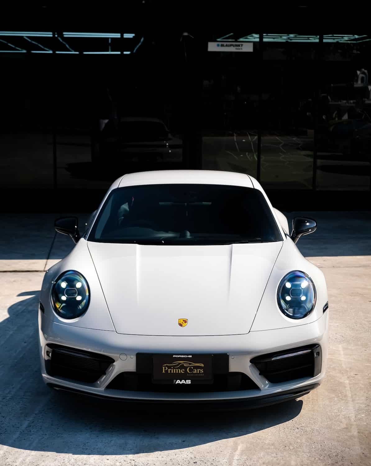 ด้านหน้าของ Porsche 911 Carrera GTS 992