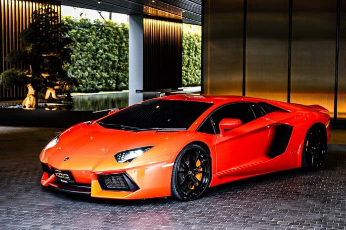 เช่า Lamborghini Aventador LP700-4 กรุงเทพ (ซุปเปอร์คาร์ V12 700 แรงม้า) — Rent Lamborghini Aventador Thailand