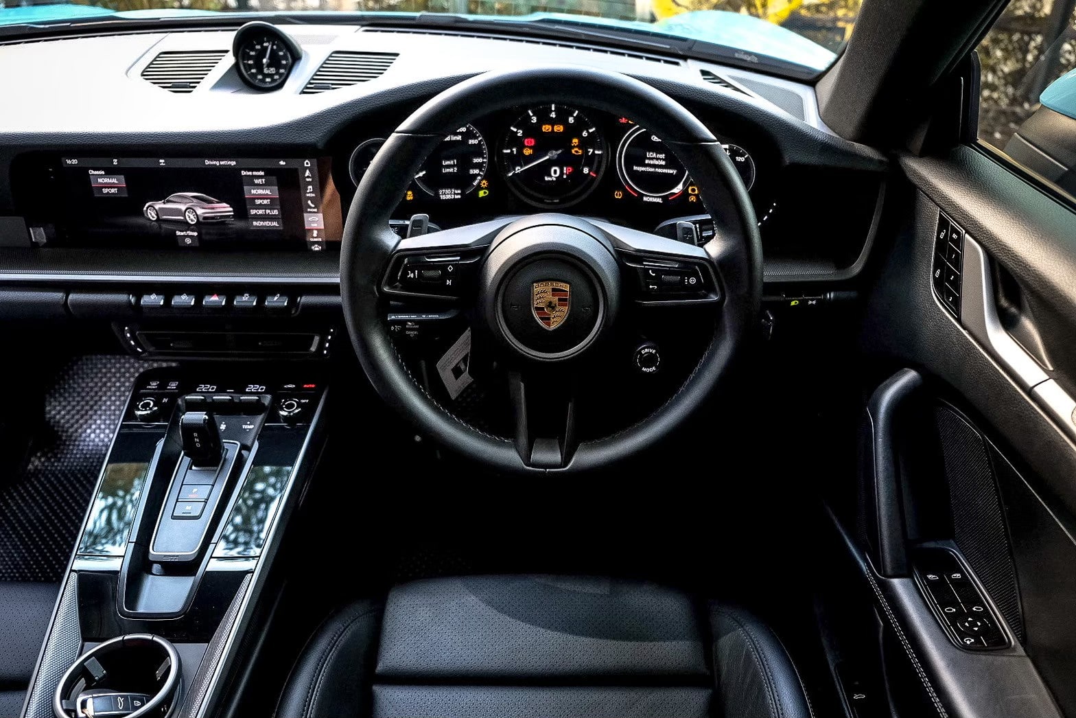 ภายในของรถพอร์ช 911 Carrera 992