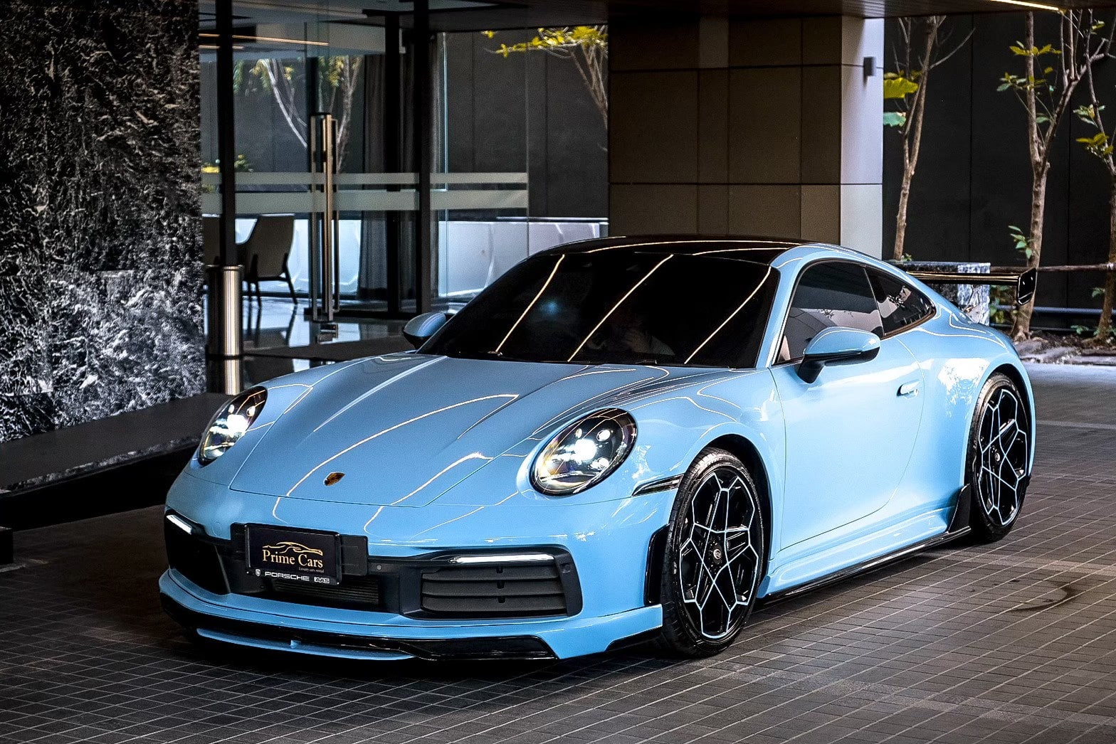 เช่ารถ Porsche 911 Carrera 992 Techart