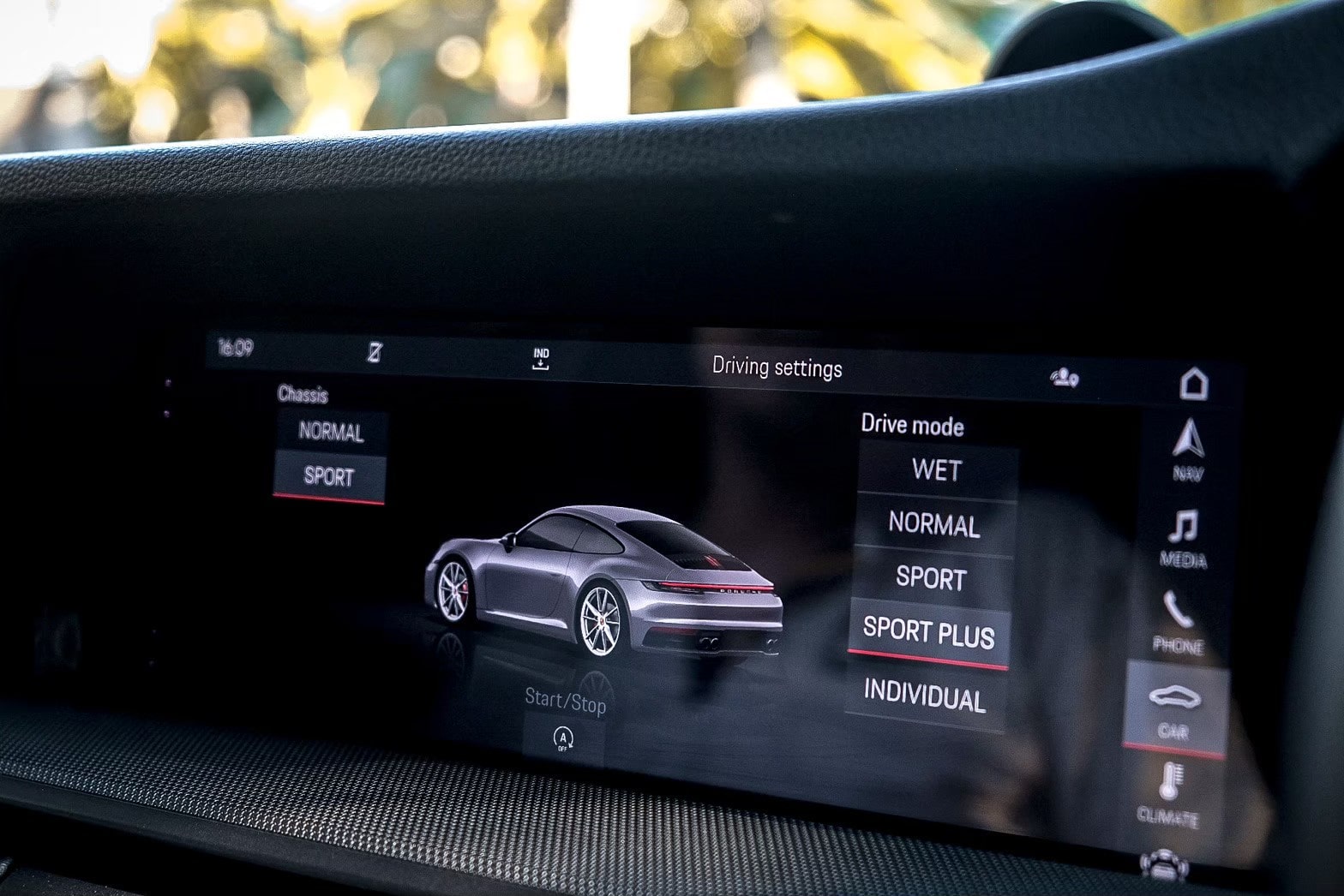 หน้าจอ Porsche Center Screen