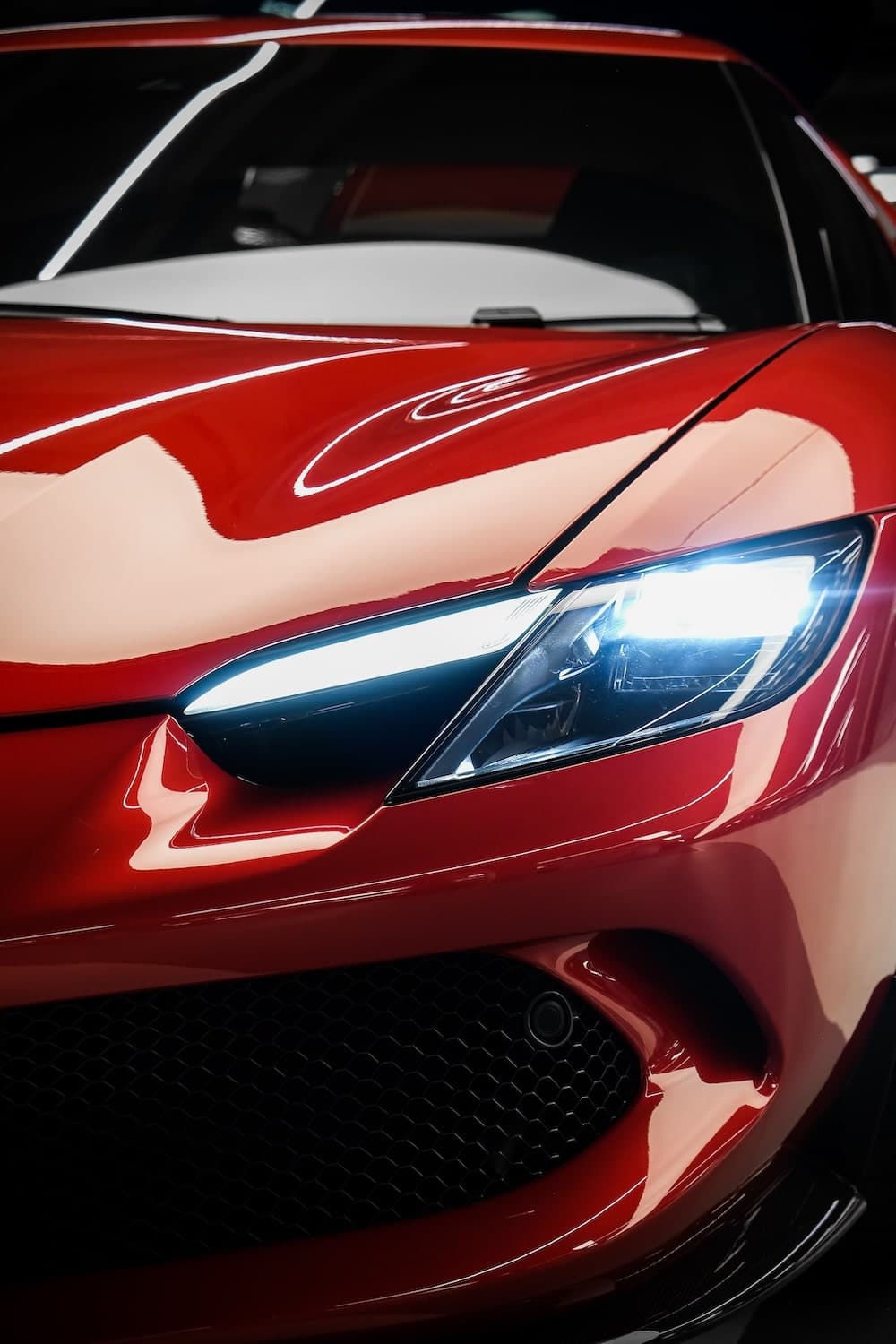 ไฟหน้ามีช่องดักลม เพื่อเพิ่ม Aerodynamic ให้มากขึ้น