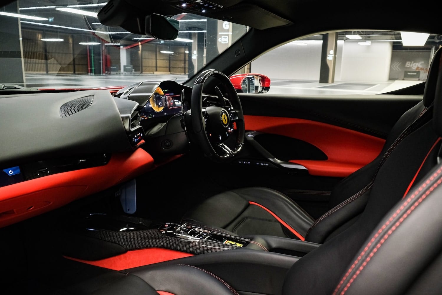 ภายในสวยงาม ออปชั่นเต็มของ Ferrari 296 GTB