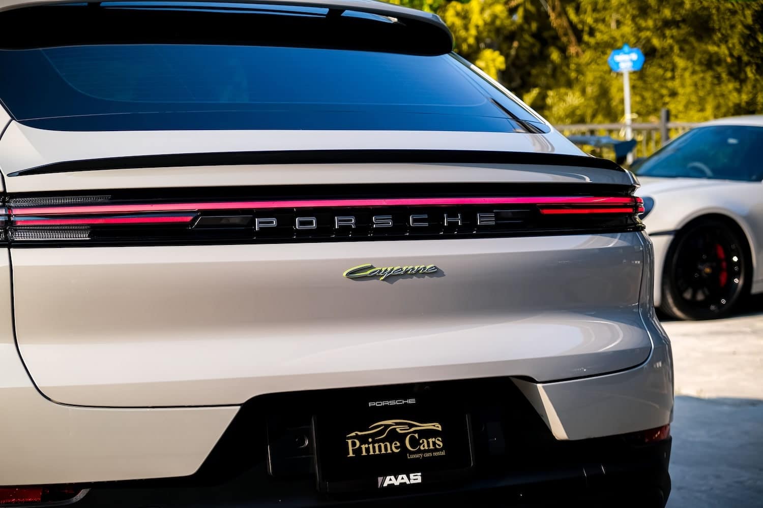ไฟท้าย Light Bar ของ Porsche Cayenne Coupe