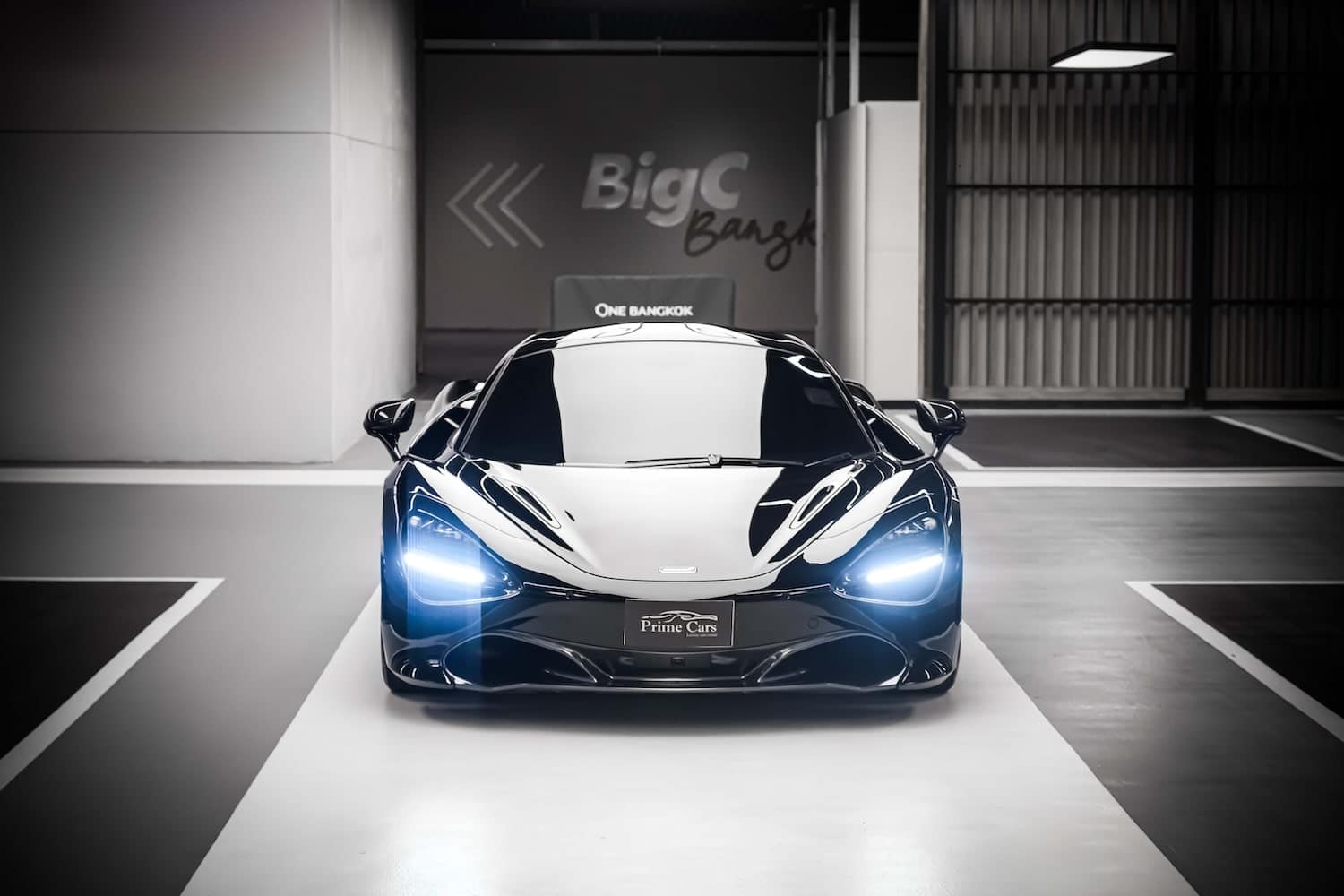เช่ารถ Supercar Mclaren 720S