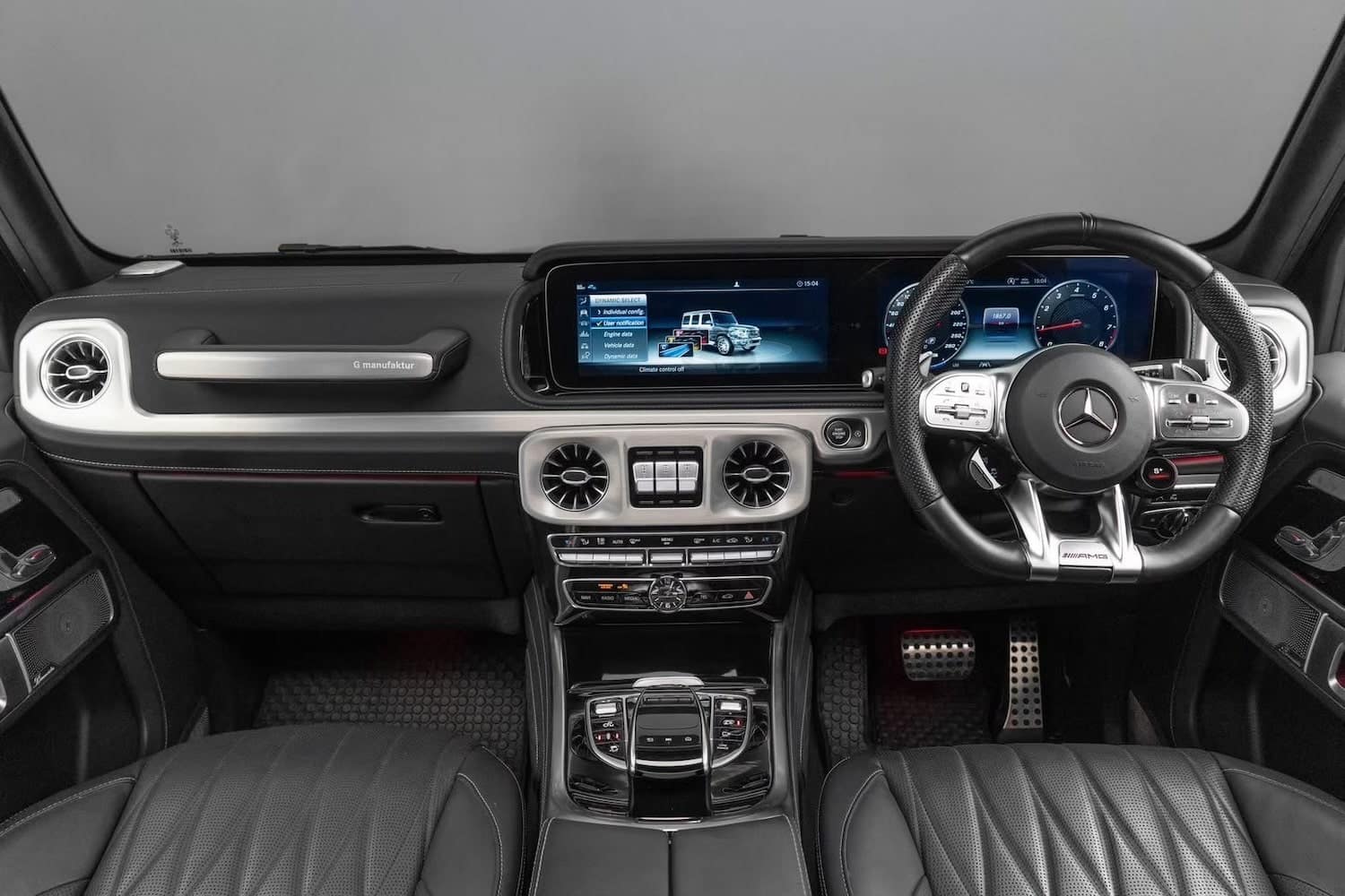 ภายในกว้างขวาง นั่งสบายของ Mercedes AMG G63 G Wagon