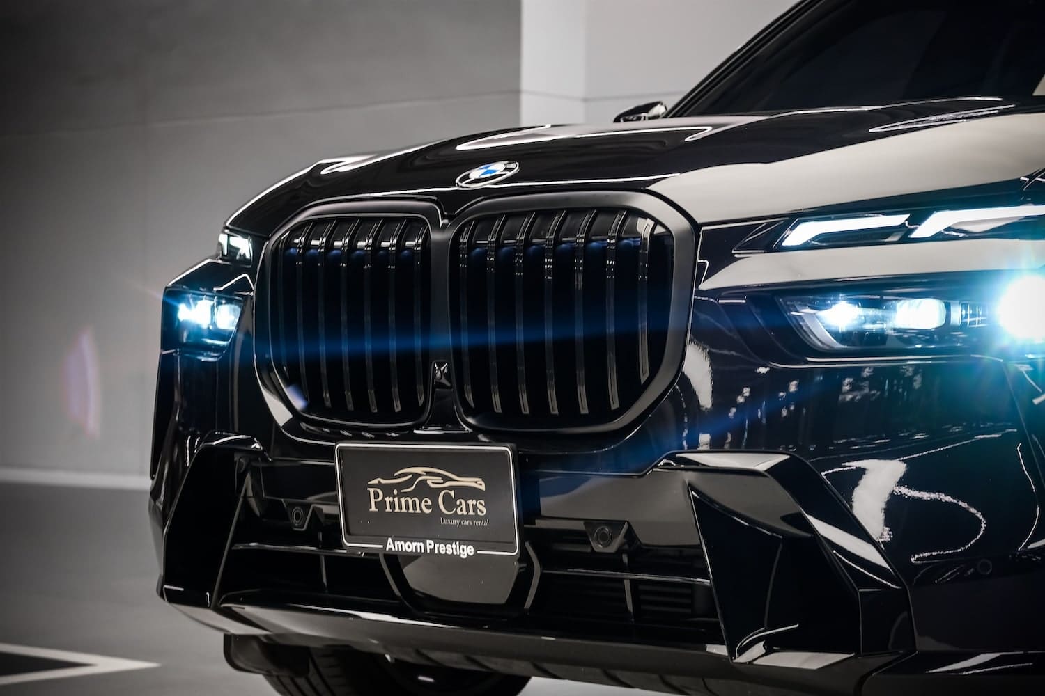 หน้ากระจังแบบ Iconic Glow ของ BMW X7 รุ่นใหม่