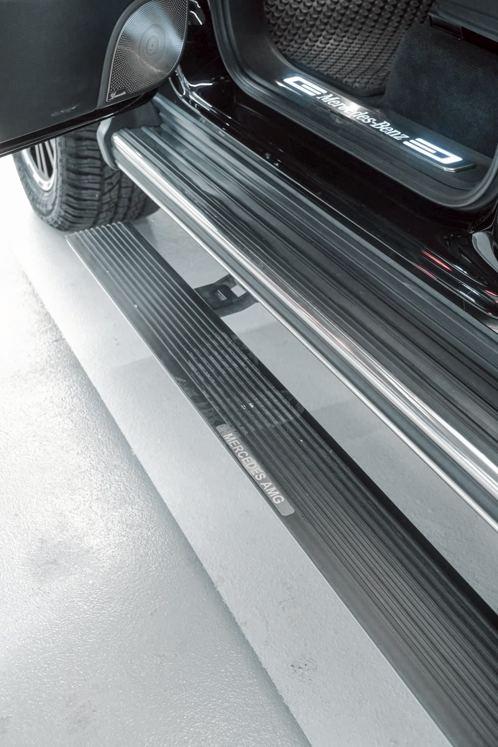 G Wagon Sliding Stair