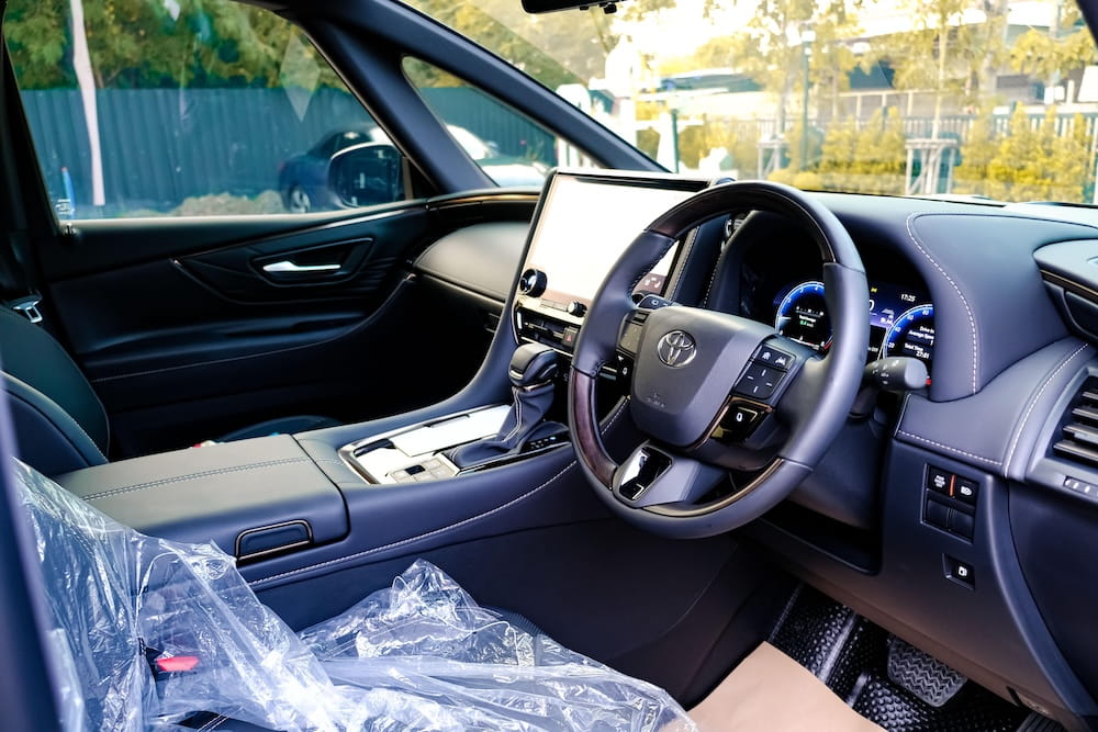 Alphard 40 2.5Z Black Interior Thailand Rental | เช่ารถ Alphard ภายในหรู