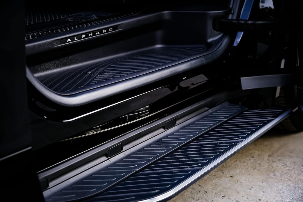Toyota Alphard 40 Black Power Step | เช่ารถ Alphard 40 สีดำ กรุงเทพ