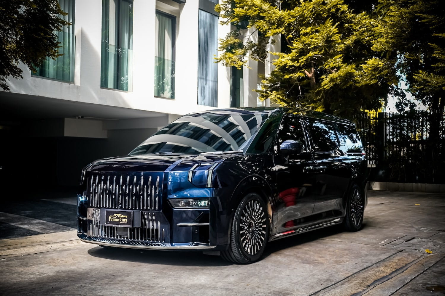 Zeekr 009 สี Electric Blue เช่ารถ EV Luxury MPV กรุงเทพ Prime Cars Rental 2026