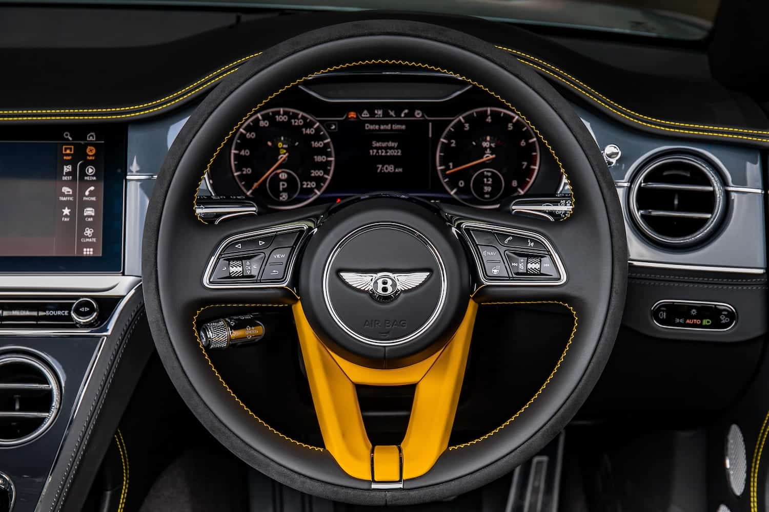 ภายใน Bentley Continental GT Convertible V8 2025