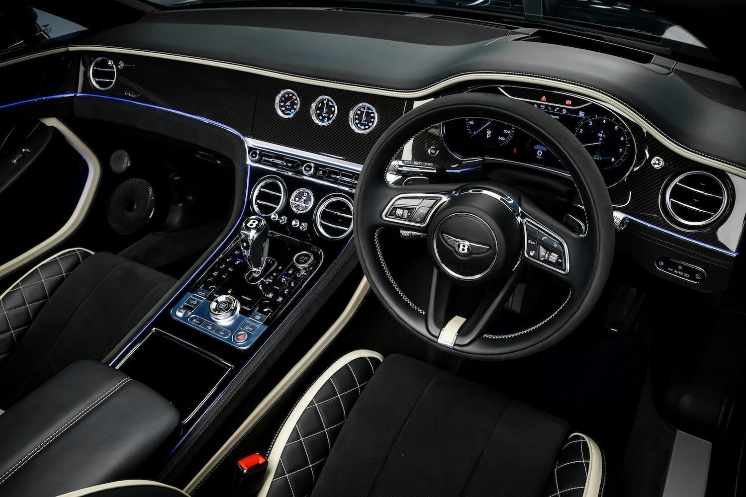 ภายใน Bentley Continental GT Speed Convertible W12 — Luxury Interior | Bentley GT Speed Convertible W12 luxury interior overview Thailand rental