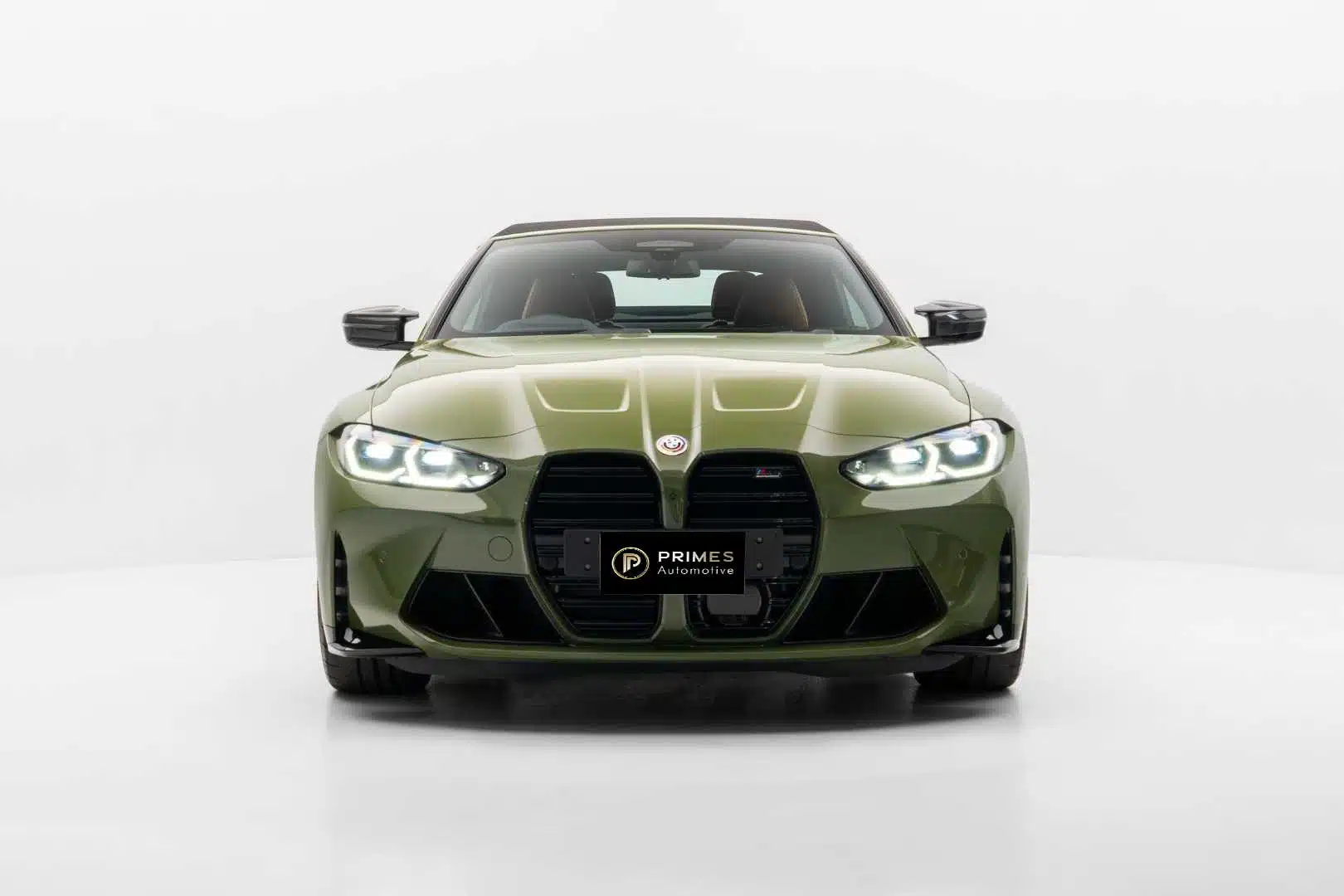 BMW M4 Competition Convertible G83 มุมหน้าตรง กระจังหน้า M ขนาดใหญ่ ไฟ LED — เช่ารถ BMW M4 กรุงเทพ | BMW M4 Competition G83 front view large M kidney grille LED, rent BMW M4 Thailand