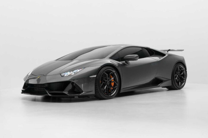 เช่ารถ Lamborghini Huracán EVO Novitec 2026 (V10 640 แรงม้า ขับ 4 แต่งคาร์บอนแท้) ซุปเปอร์คาร์