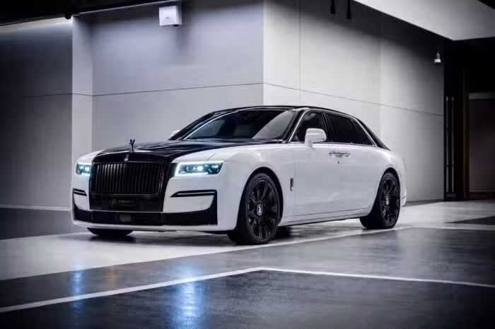 เช่า Rolls-Royce Ghost Black Badge Extended Wheelbase 2026 กรุงเทพ (V12 600 แรงม้า)